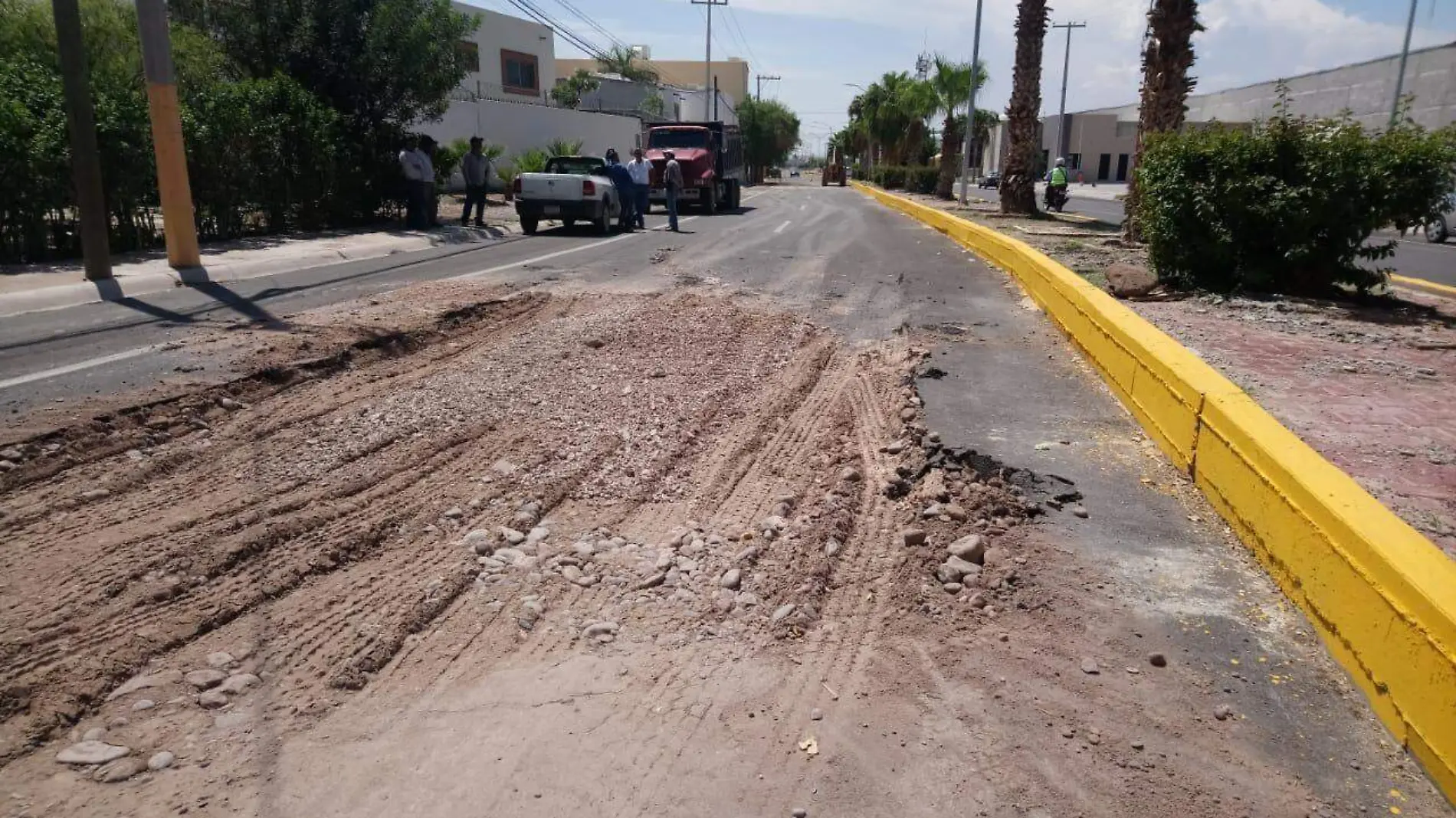 19 Colapsa nuevo pavimento en bulevar Las Quintas1